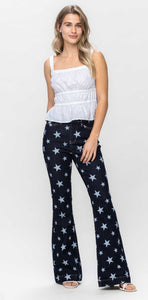 judy blue- all over star print flare jeans 88662